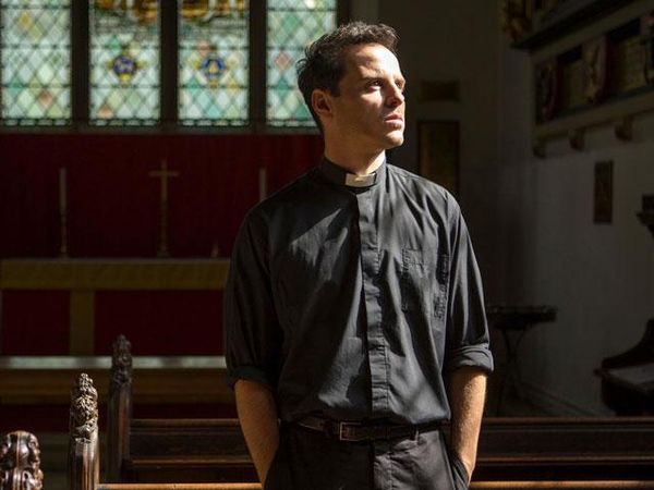 'Hot Priest' Andrew Scott Goes Looking for Love on Grindr