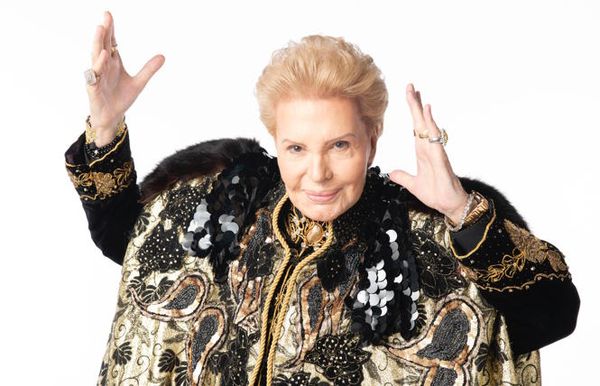 Mucho Mucho Amor: The Legend of Walter Mercado