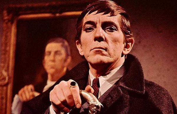 The Vampire's Closet: 'Dark Shadows' Star Jonathan Frid in New Documentary