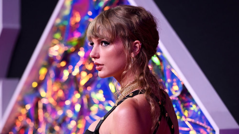 Classes on Taylor Swift, Rick Ross, other celebs engage new