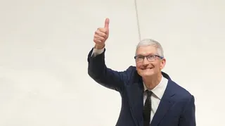 Openly Gay Apple CEO Tim Cook to Personally Donate $1 Million to Trump's Inauguration Fund