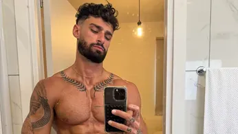 Yanni Nicolau Wants to Wash his Car in Peace