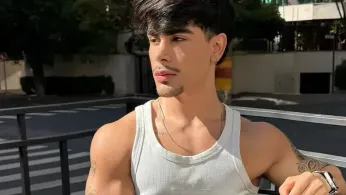 Singer-Songwriter Pedrin is a Sexy, Sunkissed Daydream