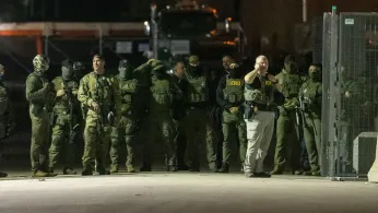 Federal Immigration Officers in Chicago Area Will Be Required to Wear Body Cameras, Judge Says