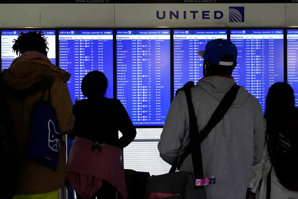 us-flight-cancellations-ease-a-bit-but-still-running-high-edge-united